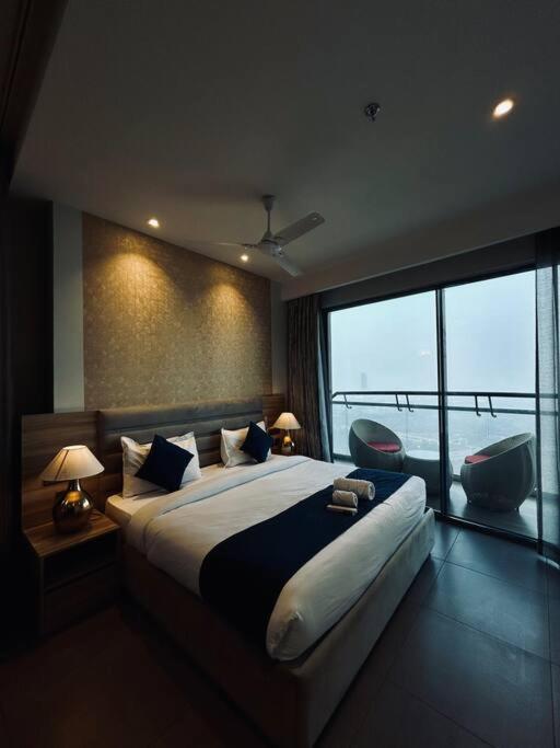 Luxuria Studio Apartment